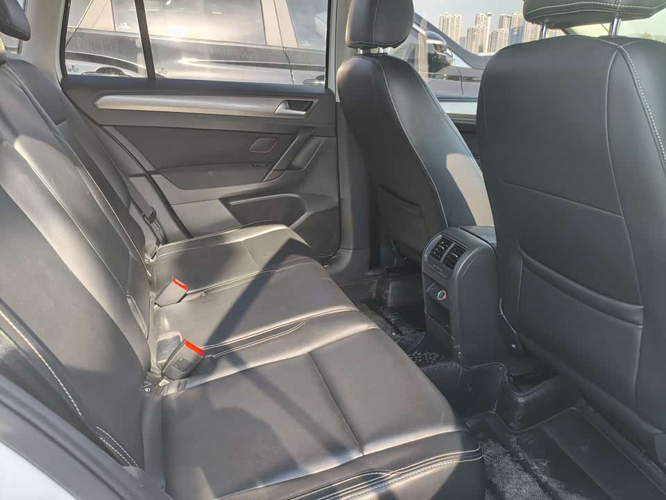 Volkswagen Golf*Jiayu