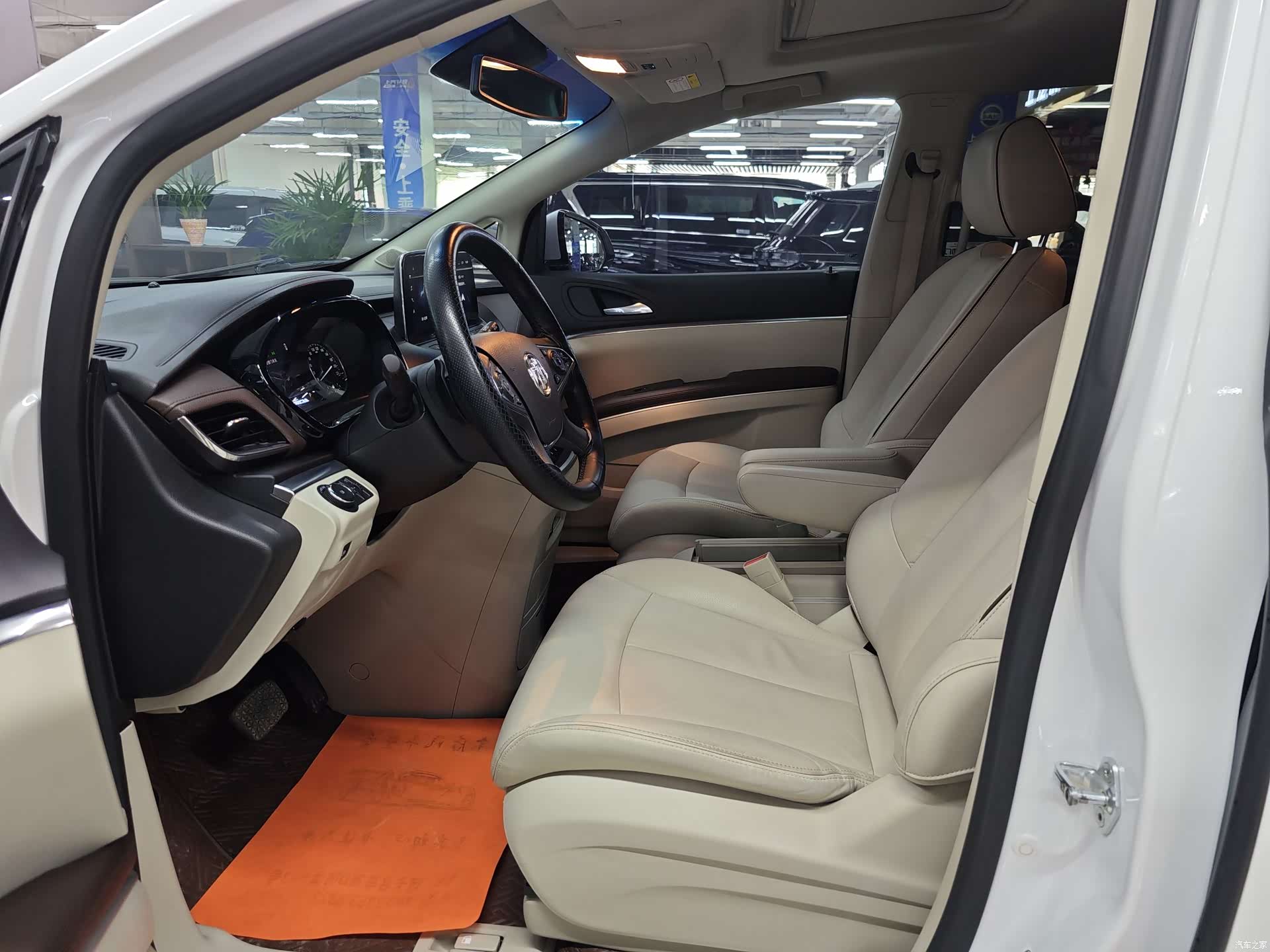 Buick GL8, 2020 все фото
