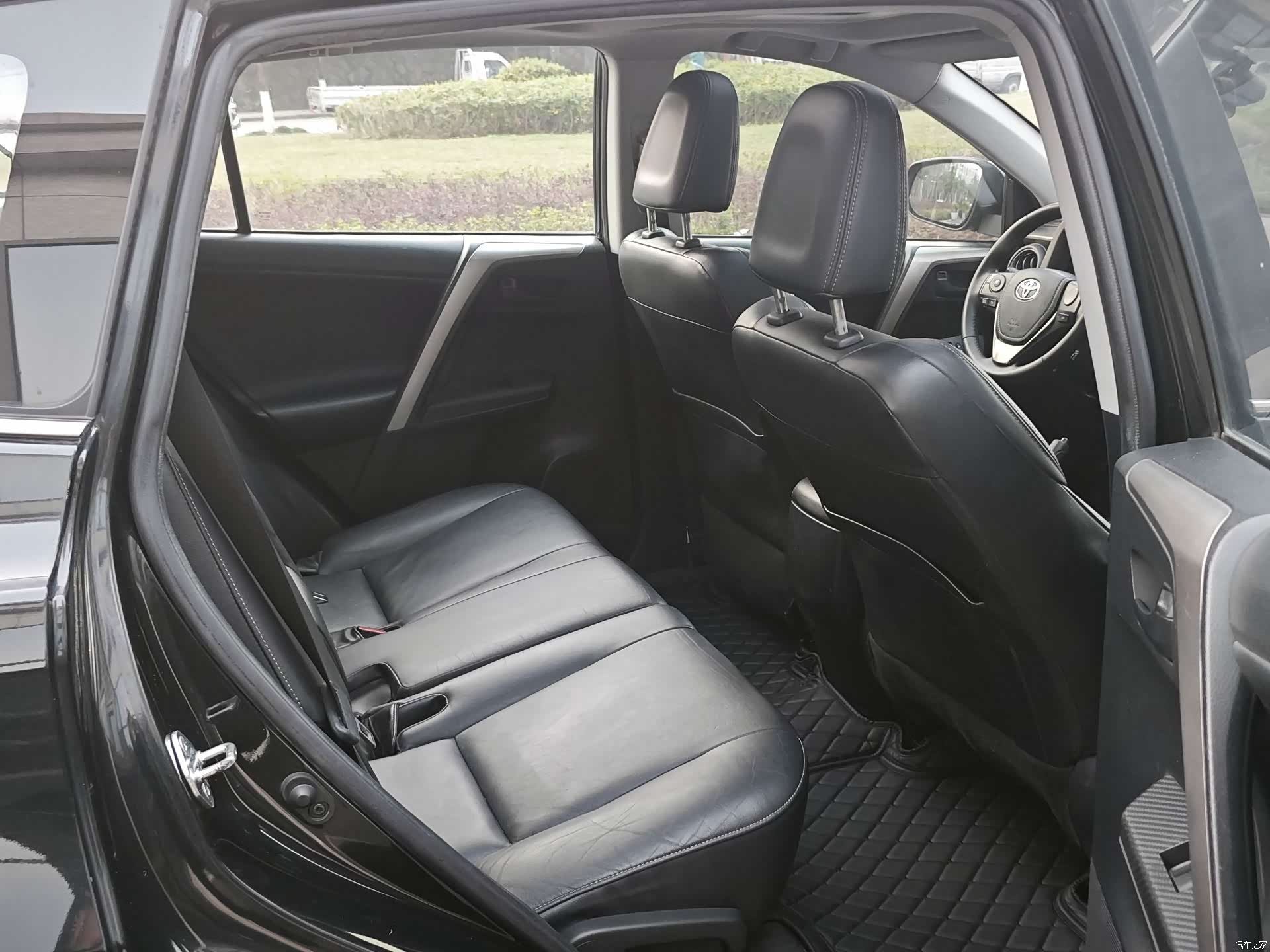 Toyota RAV4, 2015 6