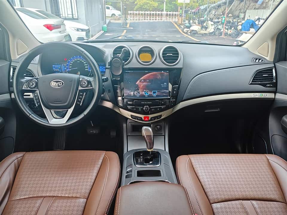 BYD S7