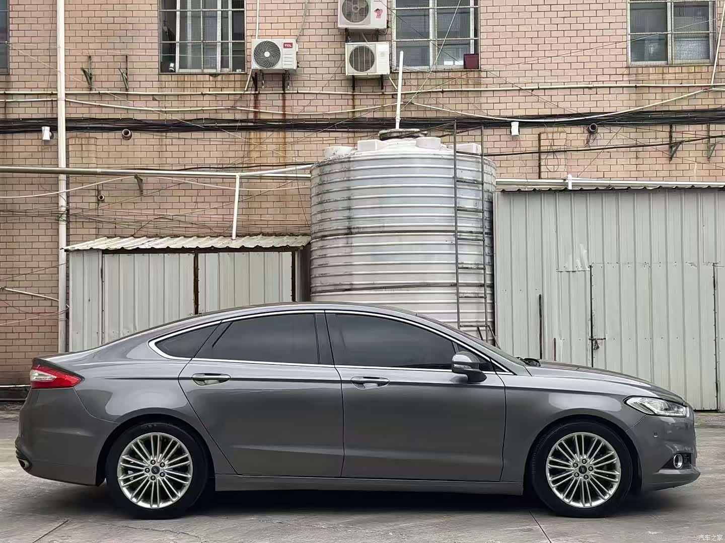 Ford Mondeo, 2013 3