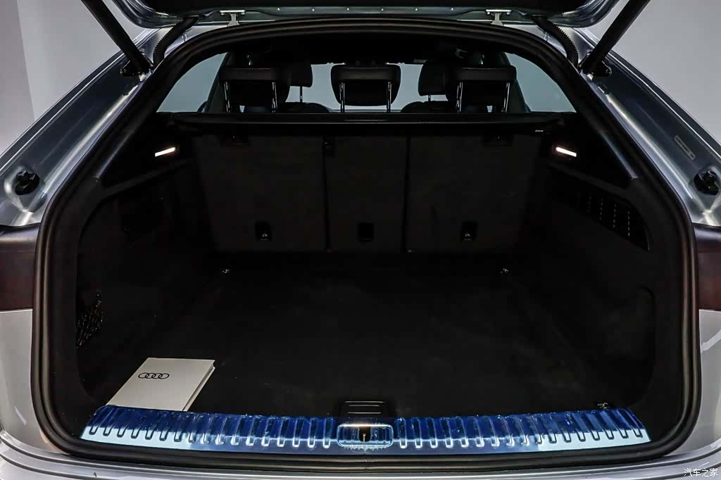 Audi Q8, 2020 6
