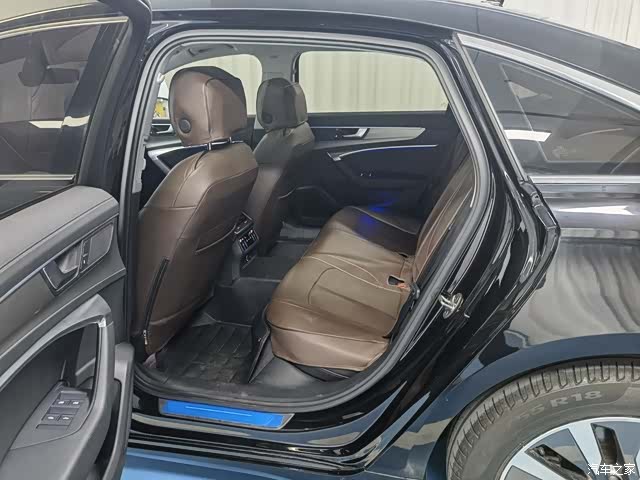 Audi A6L, 2020 11