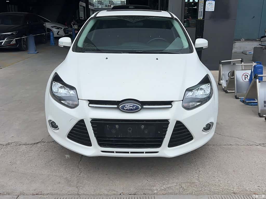 Ford Focus, 2014 4