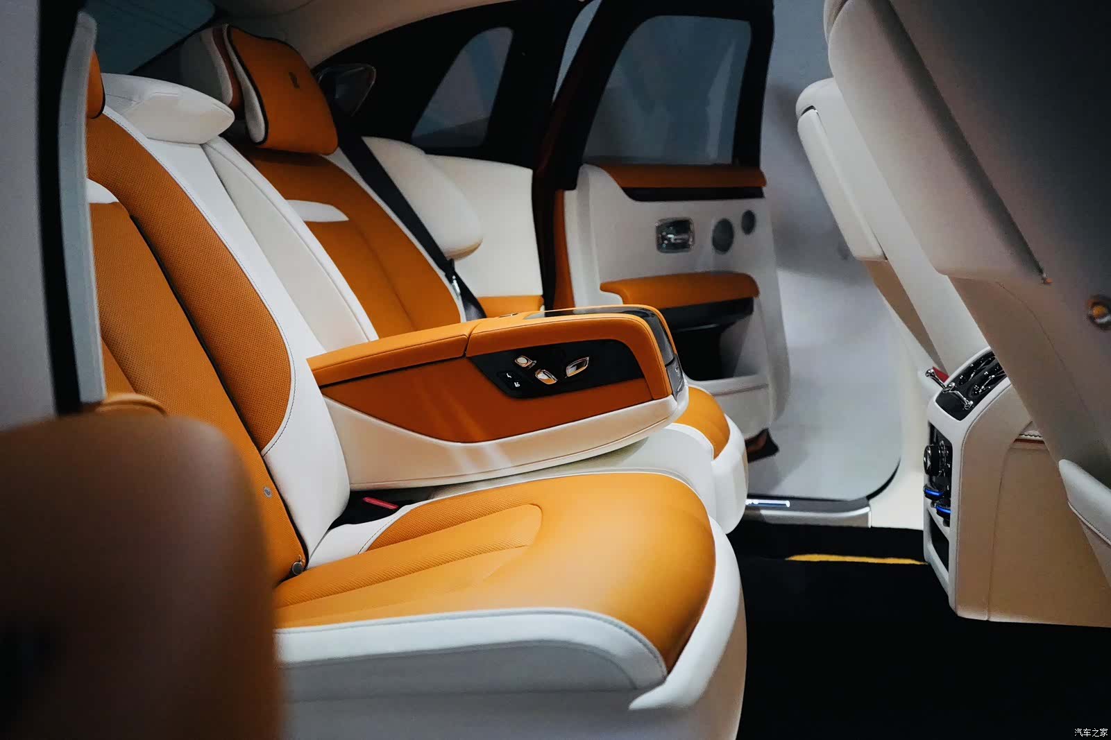 Rolls-Royce Ghost, 2023 12