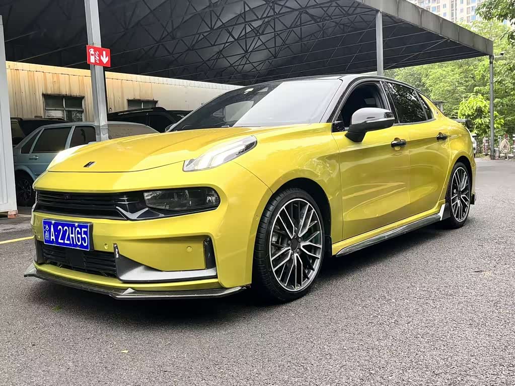Lynk & Co 03