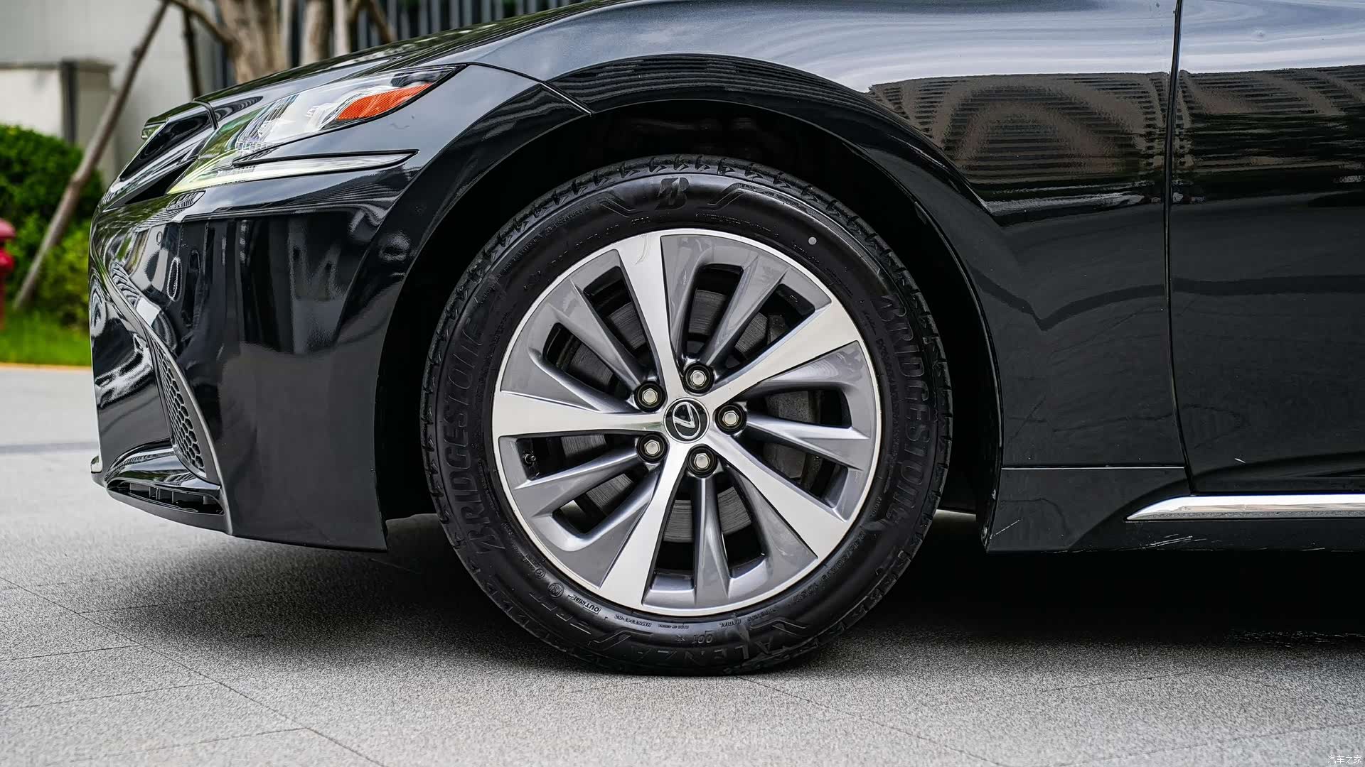 Lexus LS, 2019 8