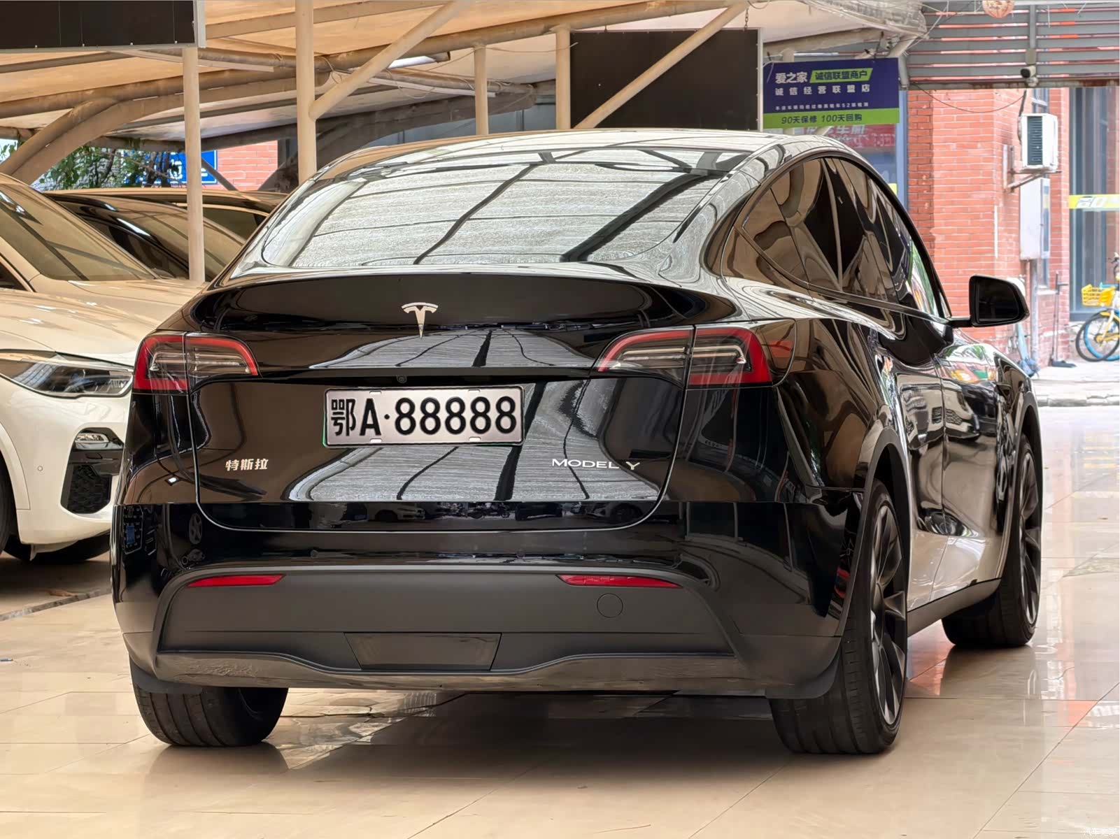 Tesla Model Y, 2023 6