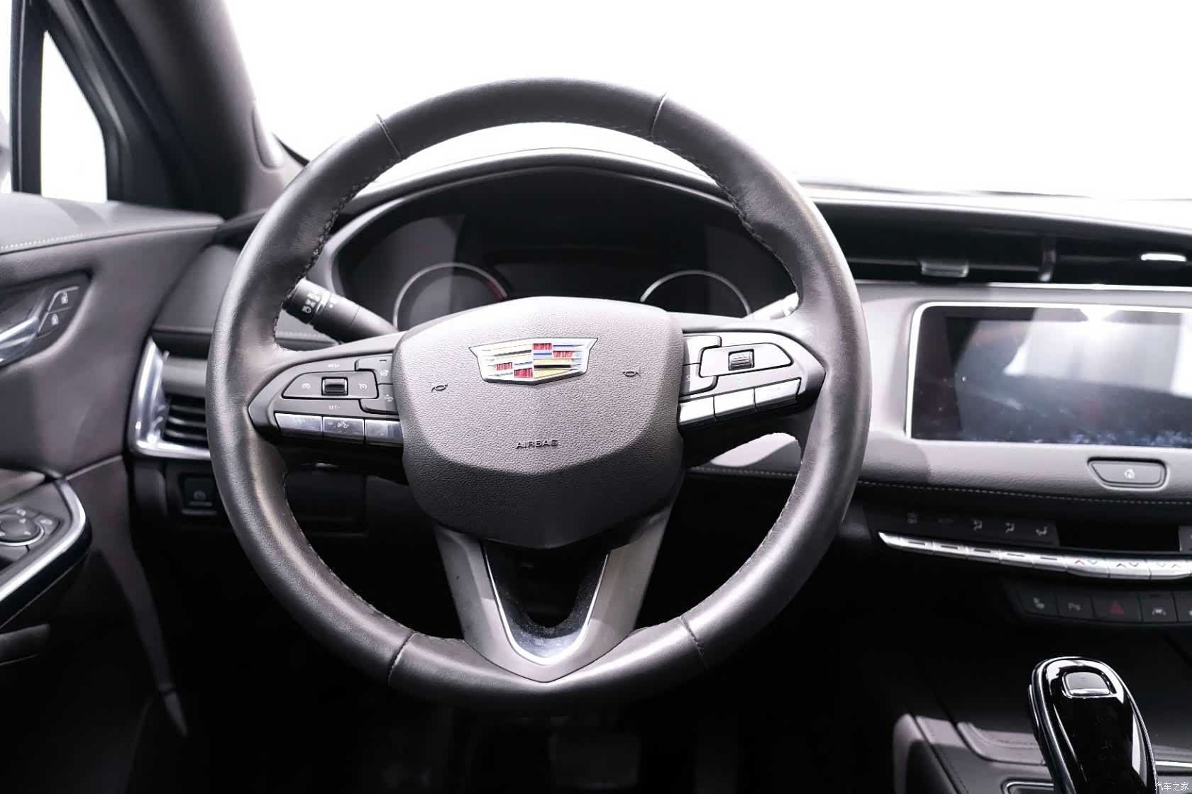 Cadillac XT4, 2023 23