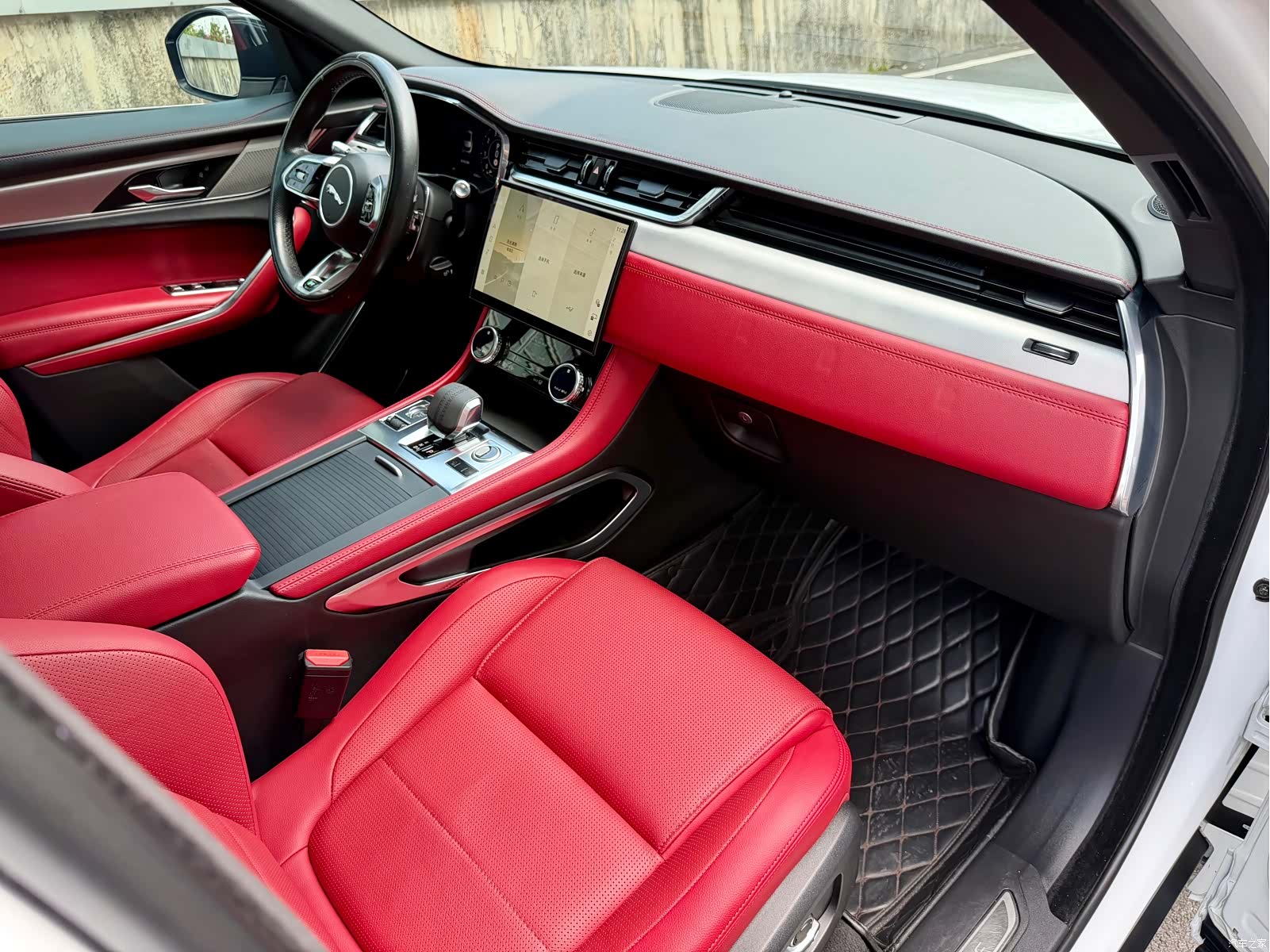 Jaguar F-PACE, 2021 21