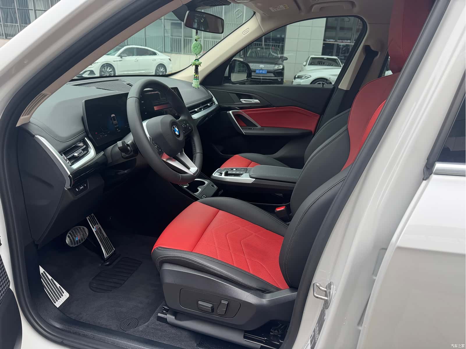 BMW X1, 2023 все фото