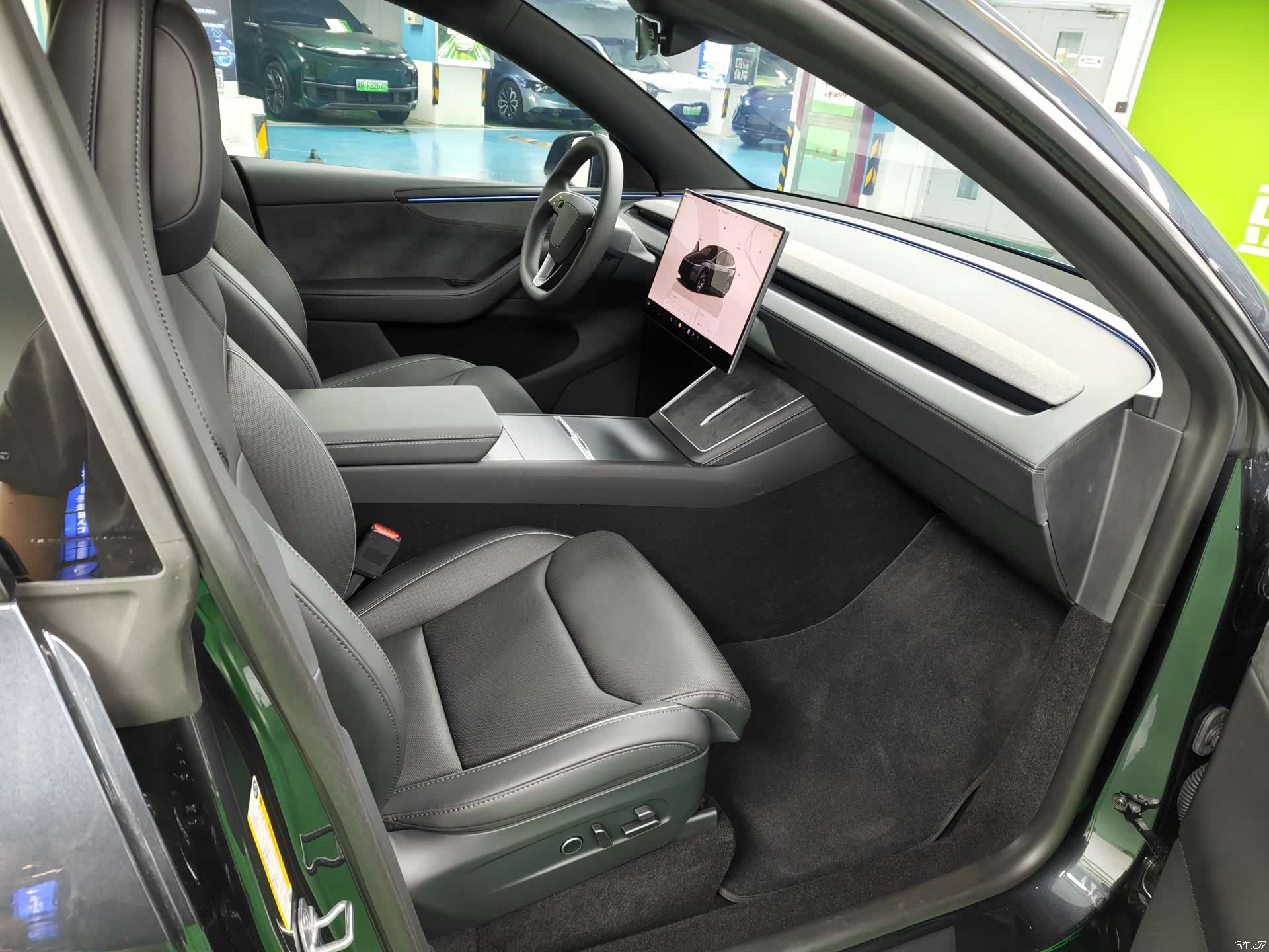 Tesla Model Y, 2025 9