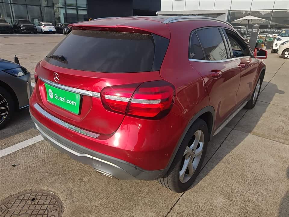 Mercedes-Benz GLA