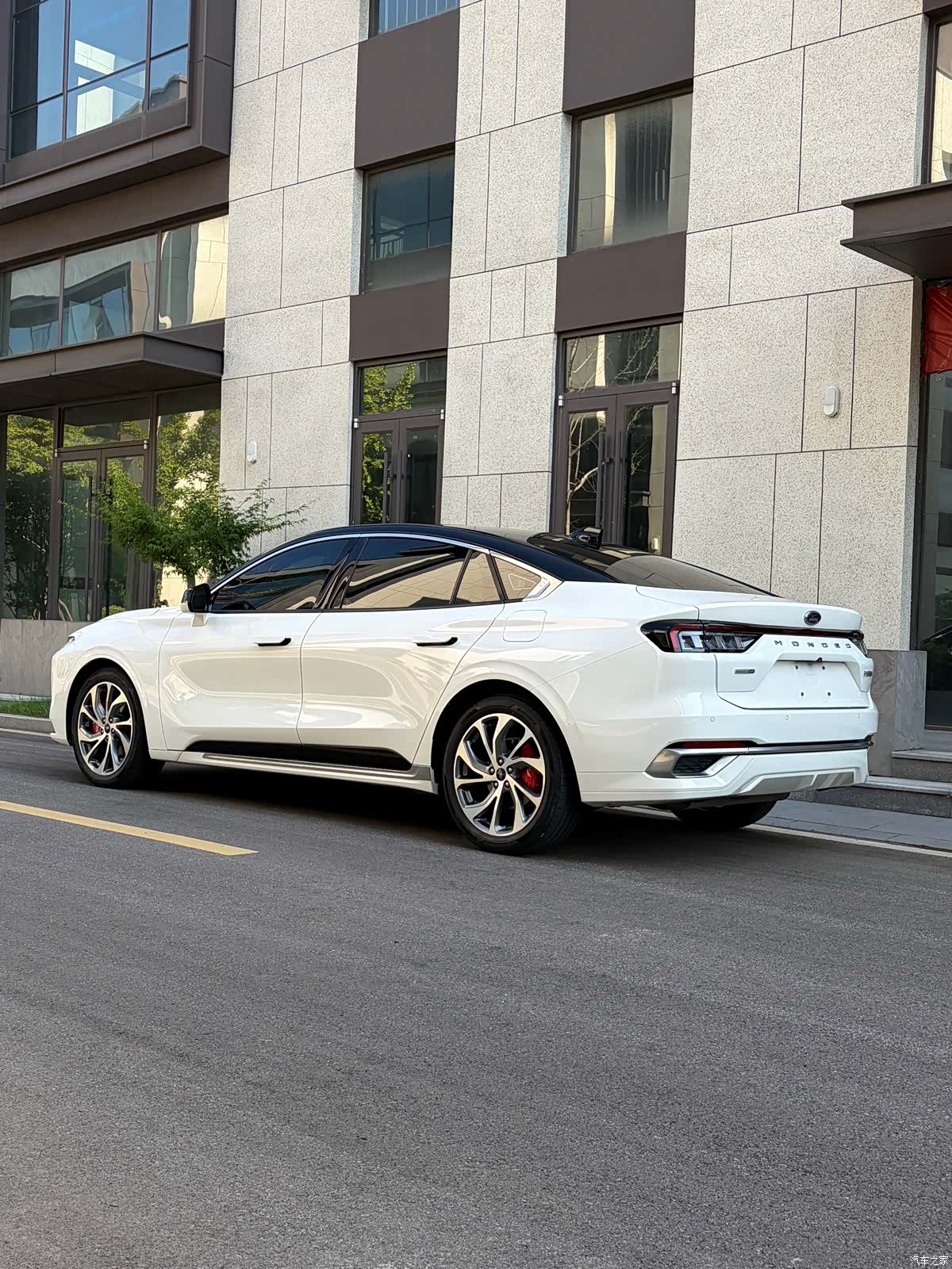 Ford Mondeo, 2023 3