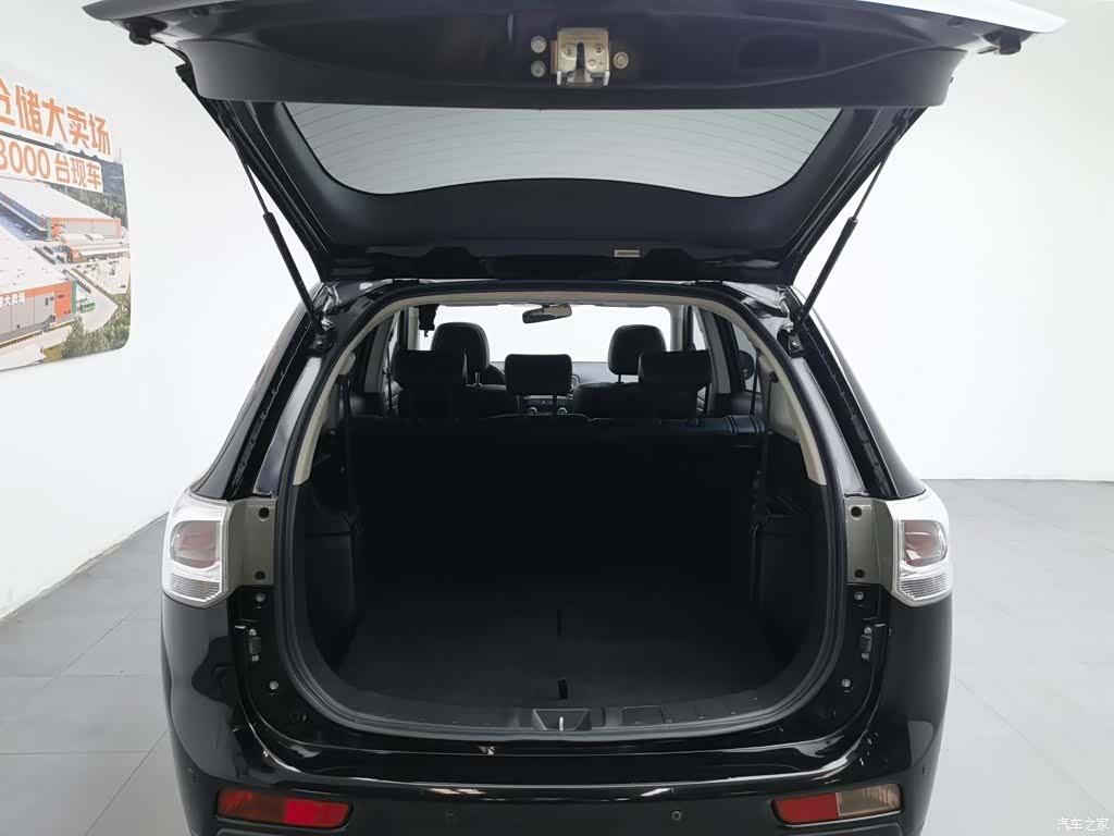 Mitsubishi Outlander, 2014 16