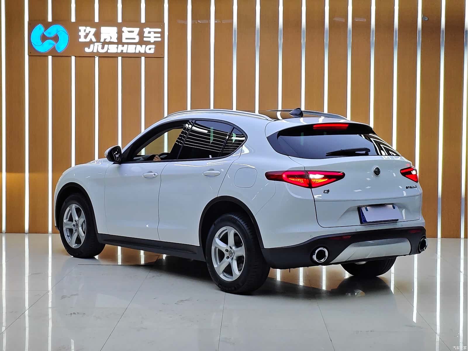 Alfa Romeo Stelvio, 2019 16