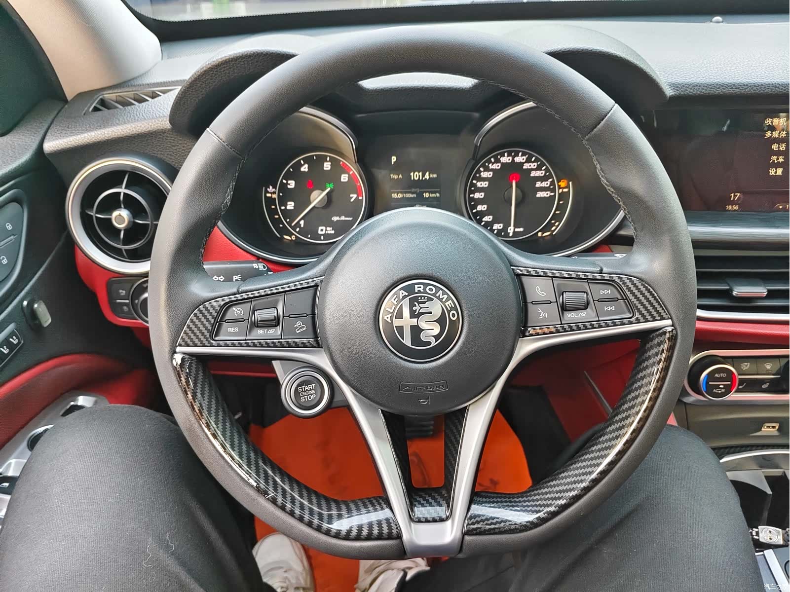 Alfa Romeo Stelvio, 2019 8