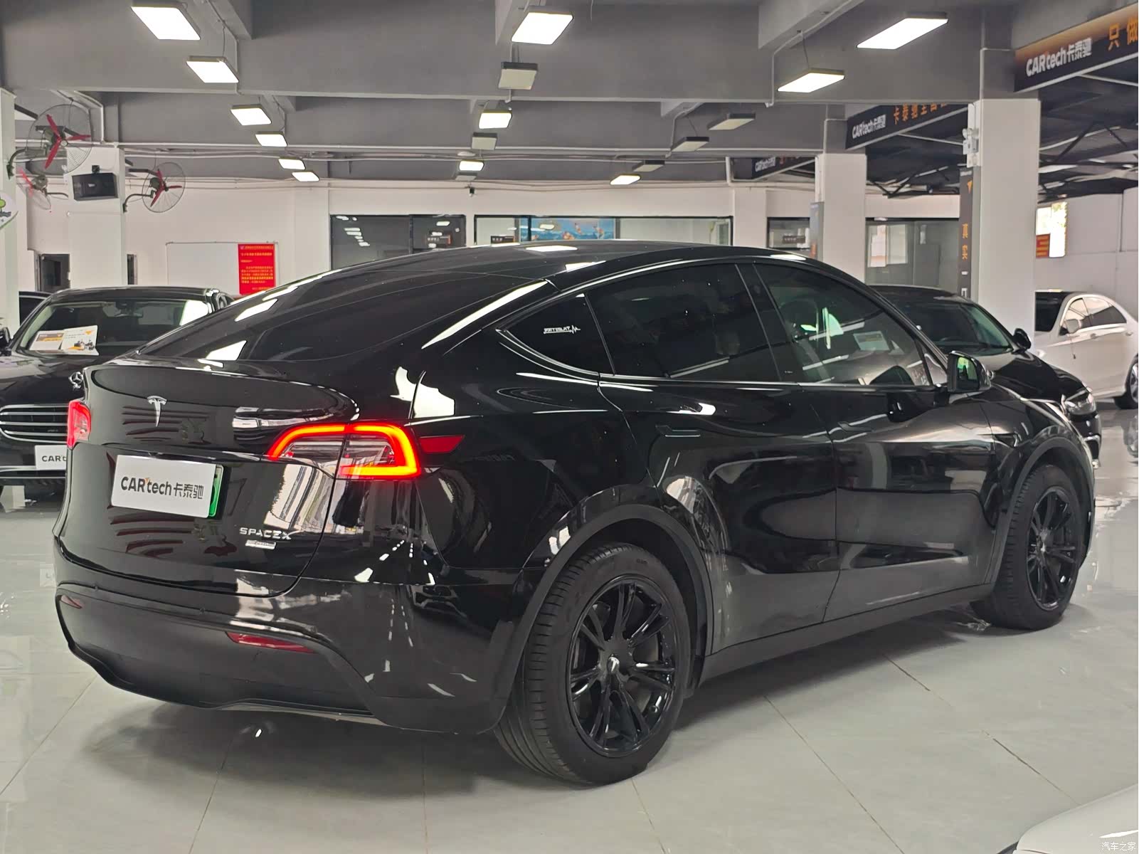 Tesla Model Y, 2022 7