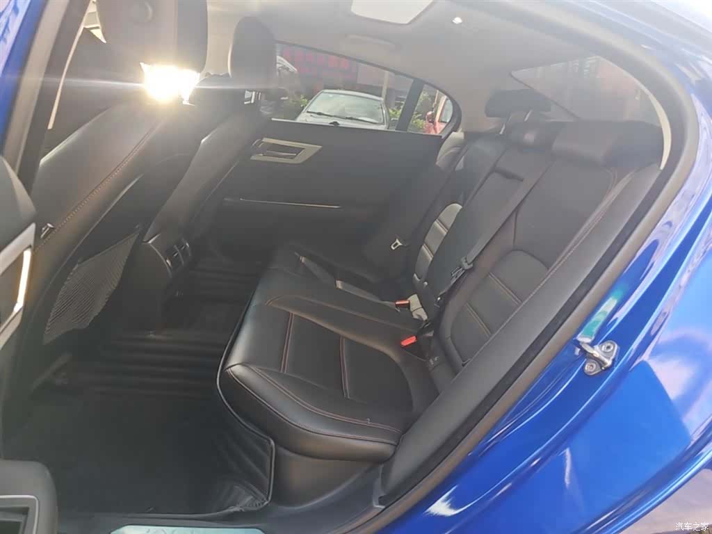 Land Rover XEL, 2019 17
