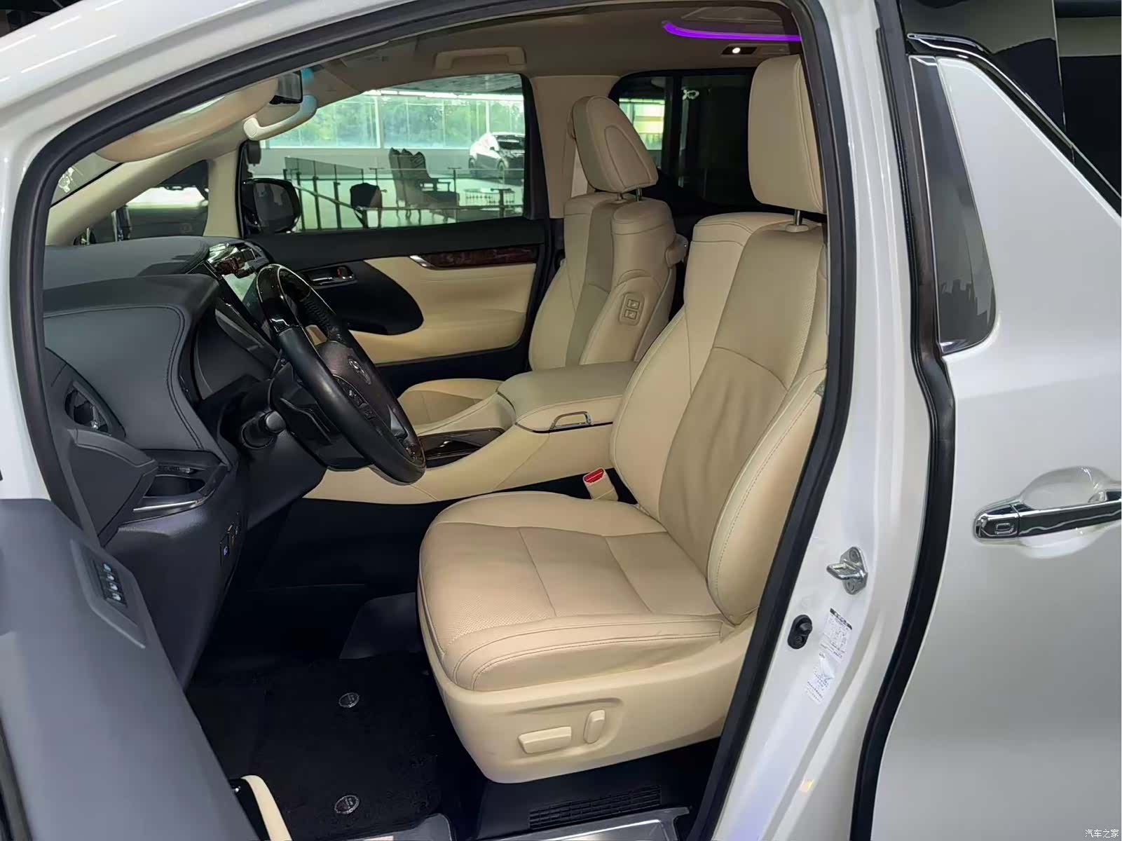 Toyota Alphard, 2023 17