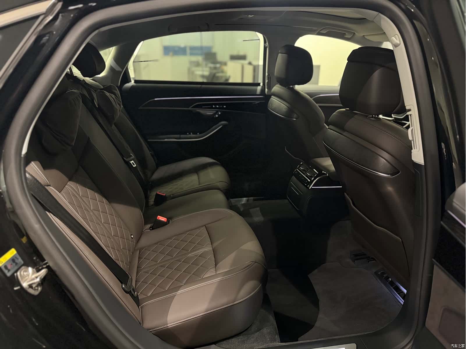 Audi A8L, 2025 11