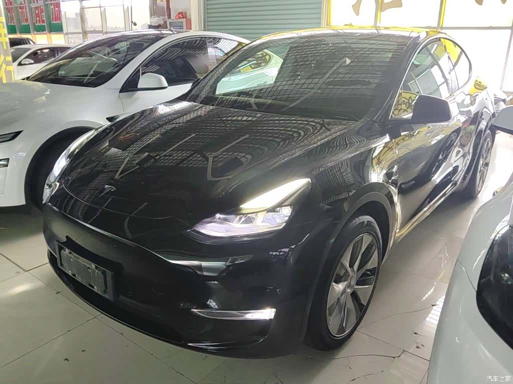 Tesla Model Y, 2021 1