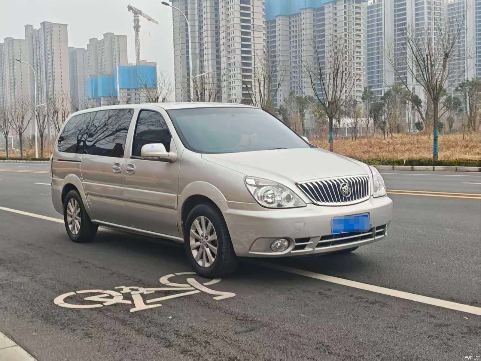 Buick GL8, 2015 3