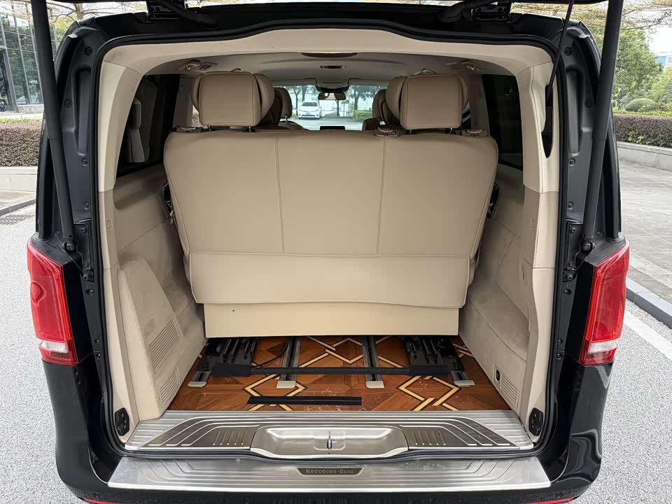 Mercedes-Benz V-class