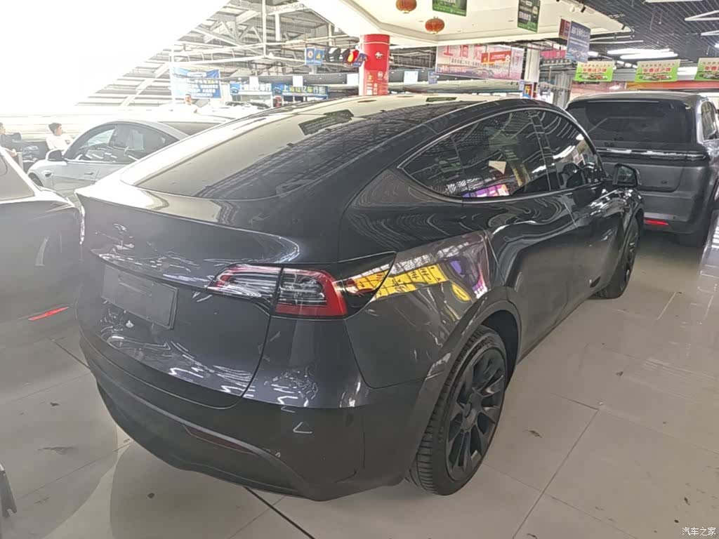 Tesla Model Y, 2024 7