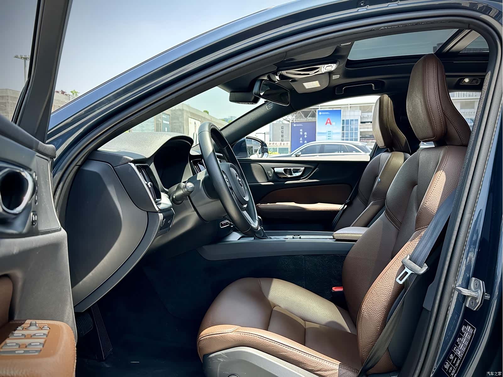 Volvo S60, 2021 все фото