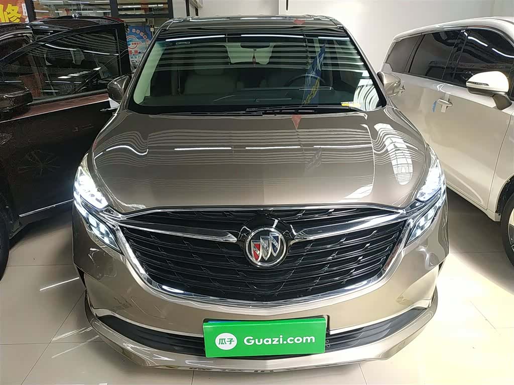 Buick GL8, 2021 3
