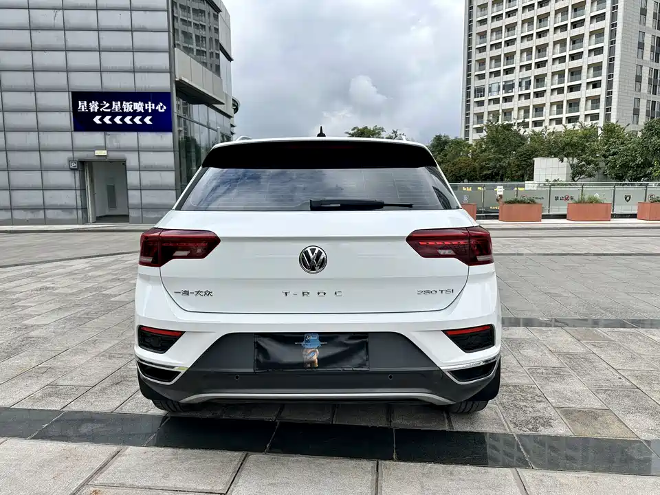 Volkswagen T-ROC exploring Songs