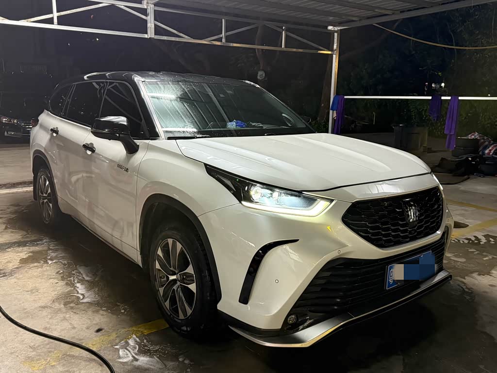Toyota Crown Kluger
