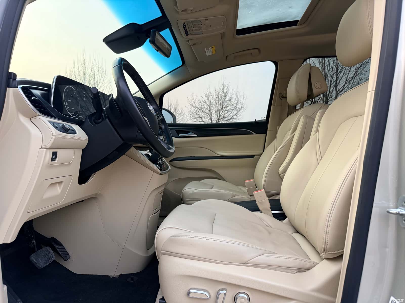 Buick GL8, 2022 10