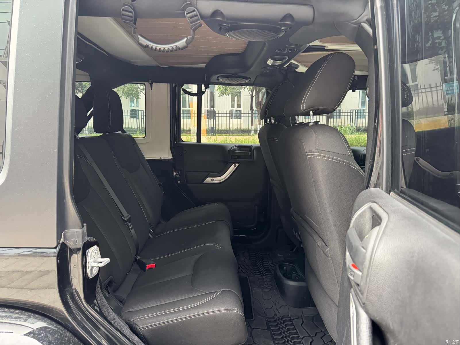 Jeep Wrangler, 2015 13