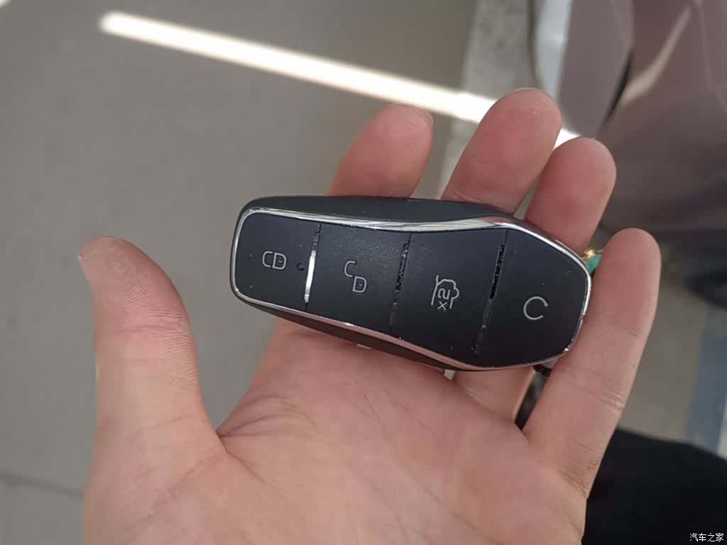 BYD Dolphin, 2022 9