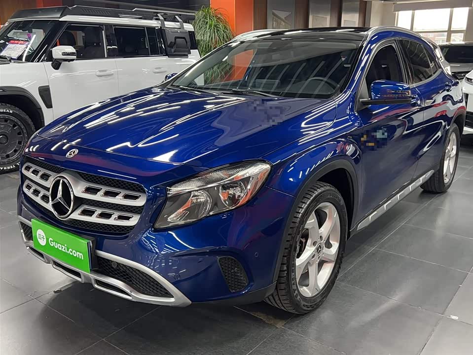 Mercedes-Benz GLA Mercedes-Benz GLA