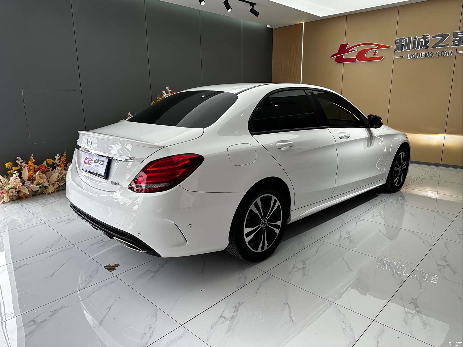 Mercedes-Benz C-Class, 2018 4