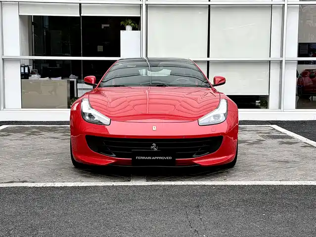 Ferrari GTC4Lusso 2018 — купить из Китая под заказ