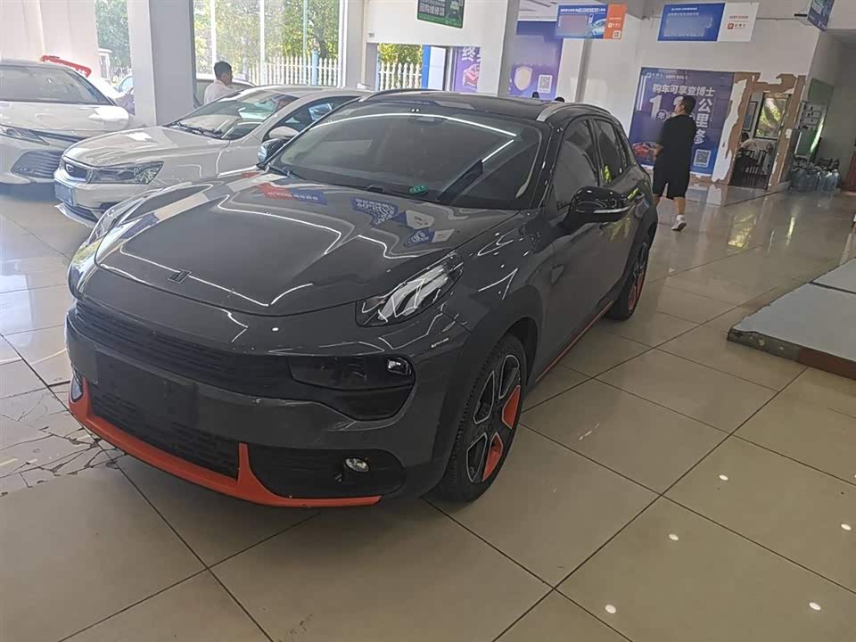 Lynk & Co 02