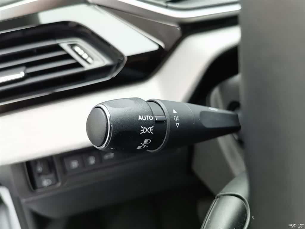 Peugeot 408, 2024 21