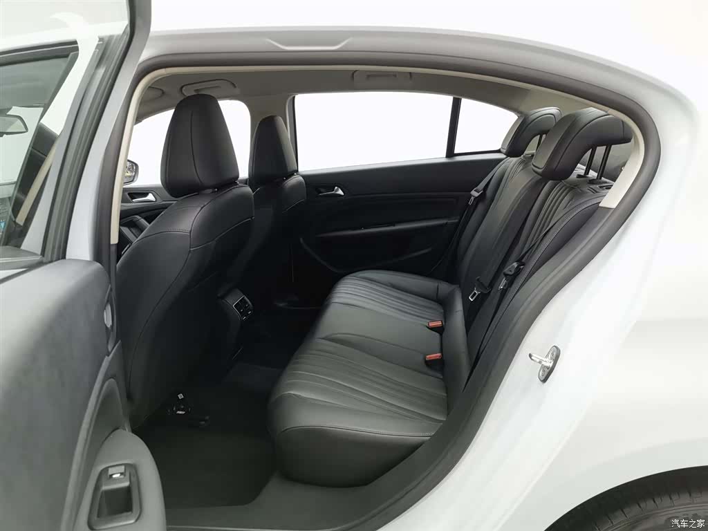 Peugeot 408, 2024 15