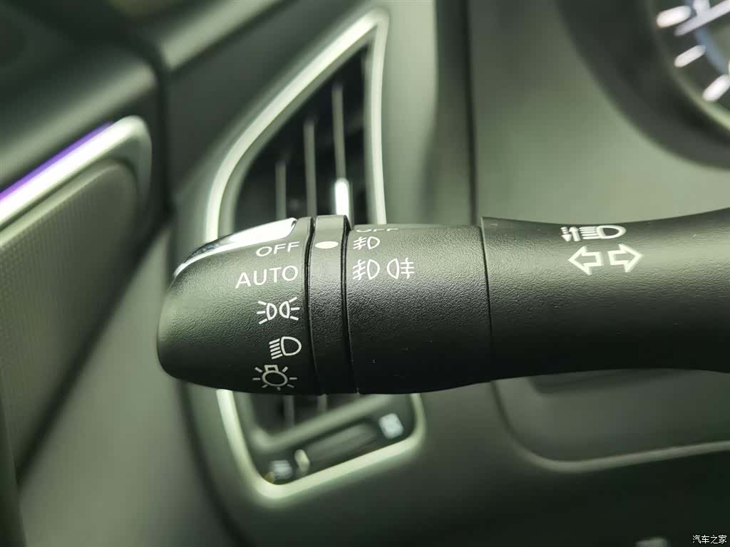Infiniti Q50L, 2023 21