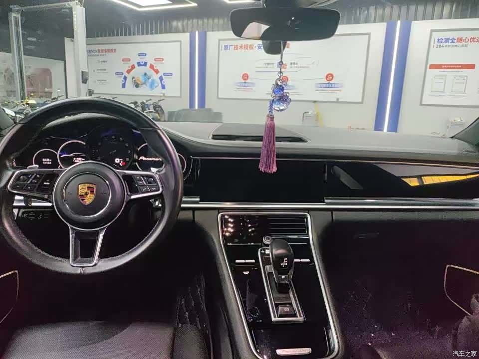 Porsche Panamera, 2019 все фото