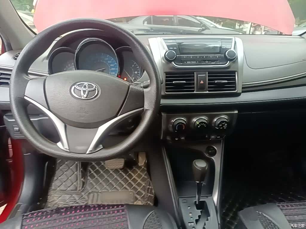 Toyota YARiS L, 2015 6