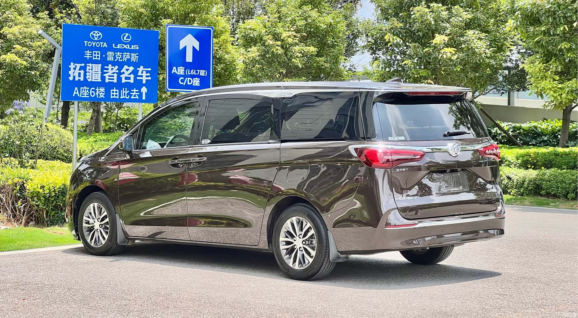 Buick GL8, 2021 все фото