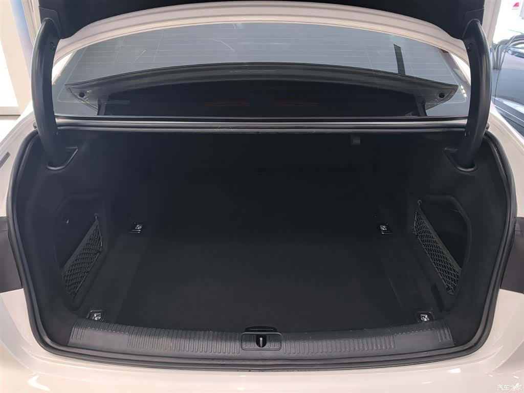 Audi A4L, 2021 17