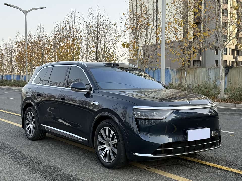 AITO Ask the world M8