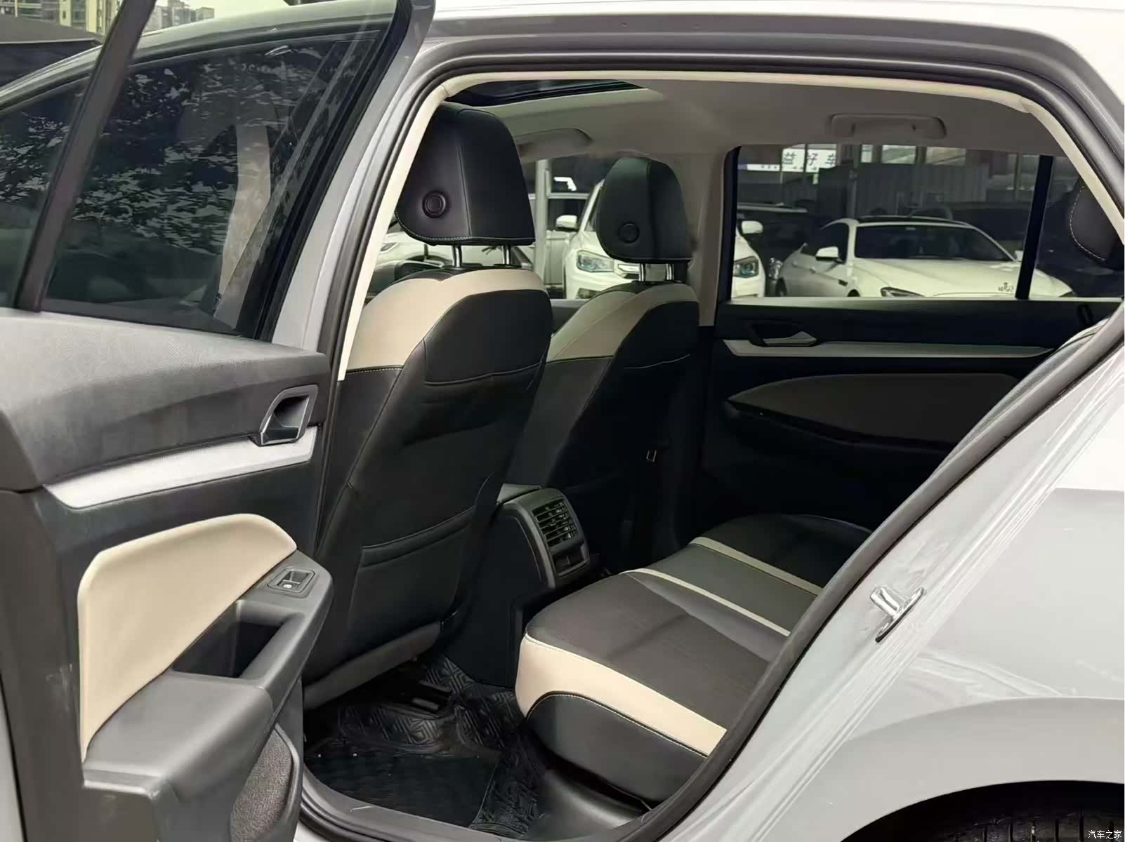 Volkswagen Golf, 2021 все фото