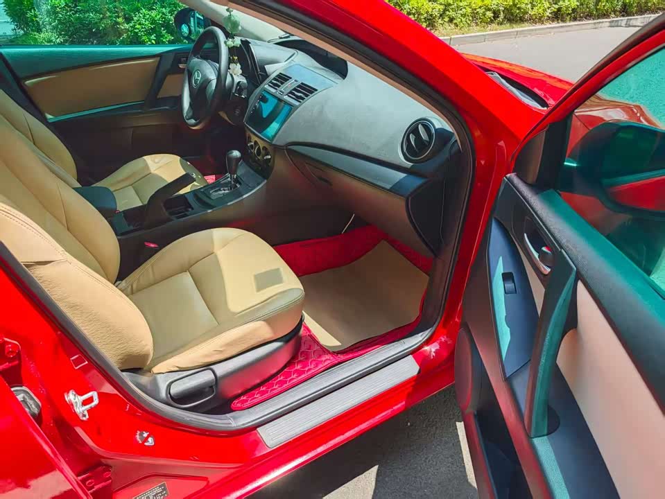 Mazda 3 star Cheng